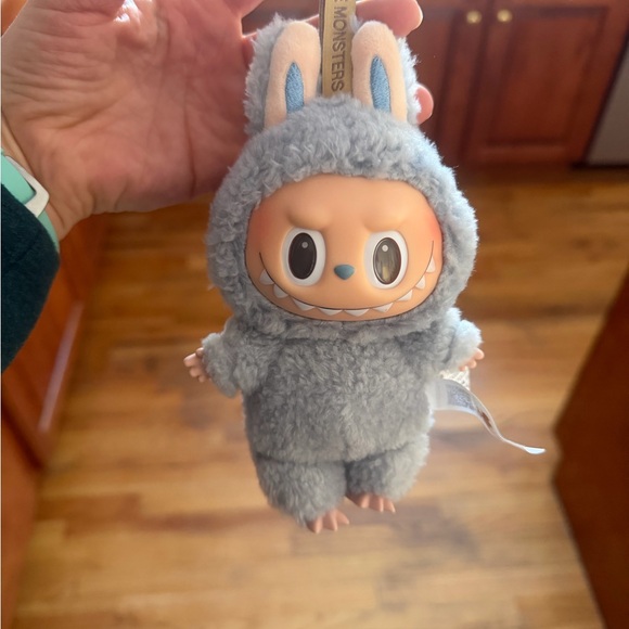 Labubu - Grey - Picture 2 of 4